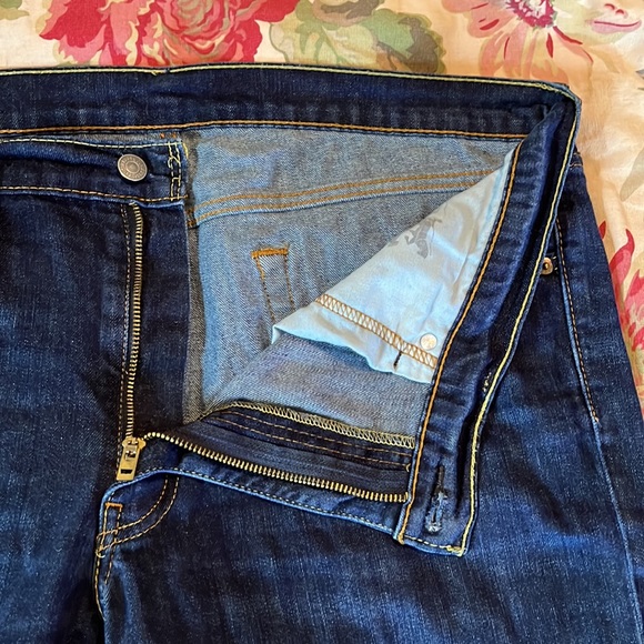 LEVIS size 36W x 30L 541 Style Jean Cotton Stretch StraightLeg ZipperFly
$79 - Picture 13 of 16